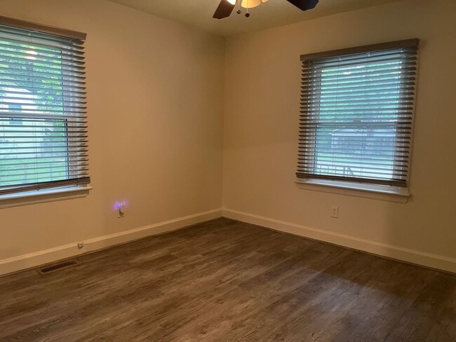 Building Photo - Beautiful Ranch Home In Central Raleigh, A...