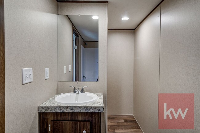 Building Photo - Chestnut St 119/Whispering Hills MHP