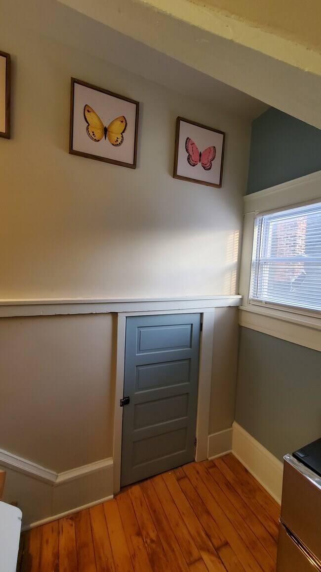 3rd floor hall - 1606 E 85th St