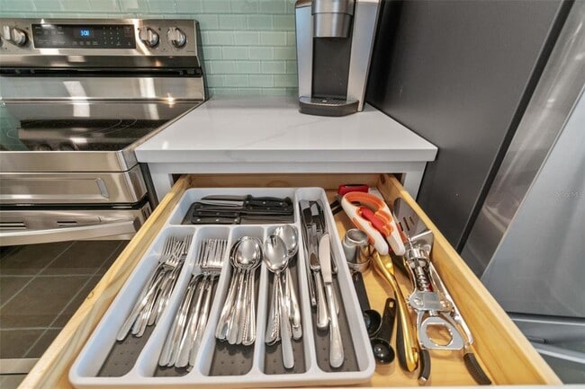 Building Photo - 433 Cerromar Ln