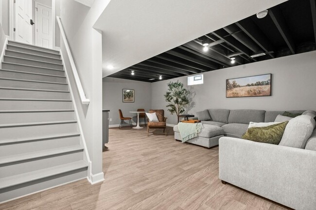 Building Photo - 2273 E 100th St