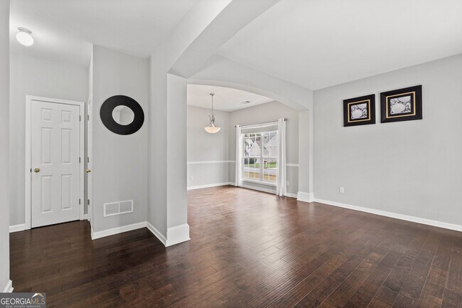 Building Photo - 4419 Silver Ridge Way SW