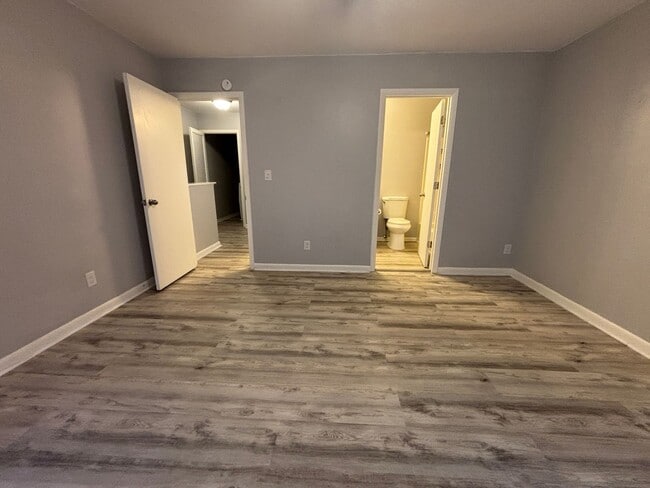 Building Photo - 7203 Woods Crossing Dr