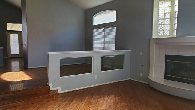 Building Photo - 4 bedroom
