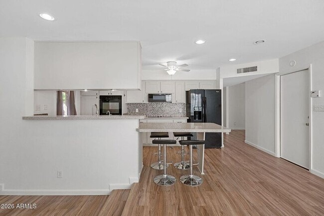 Building Photo - 2137 E Apollo Ave