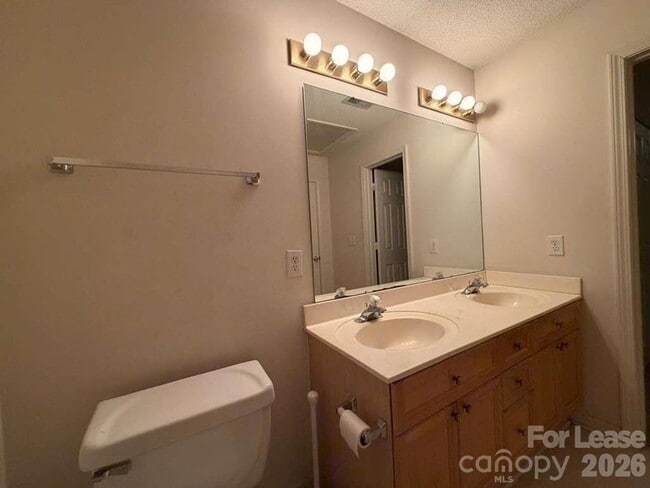 Building Photo - 6007 Cougar Ln