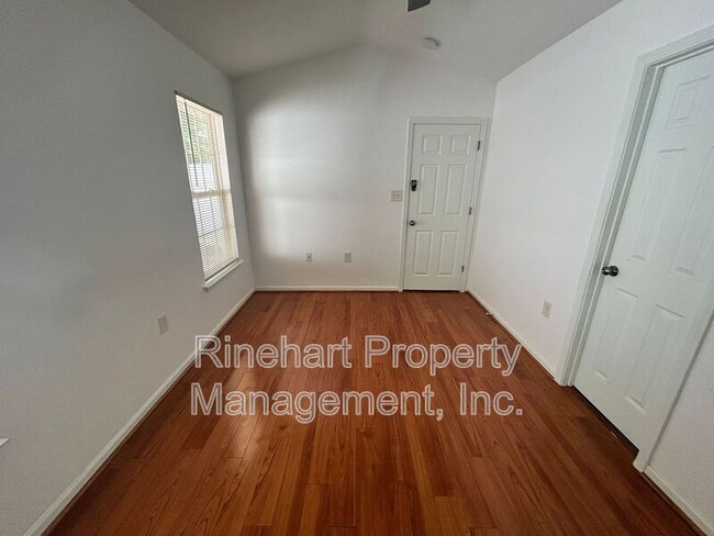 Building Photo - 409 Lexie Ln