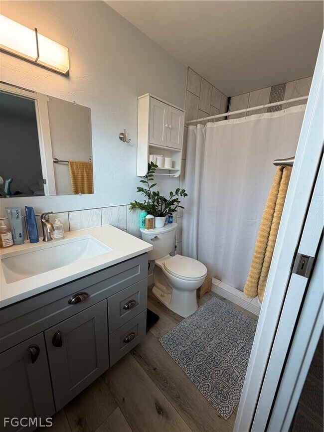 Building Photo - 3032 SE Santa Barbara Pl