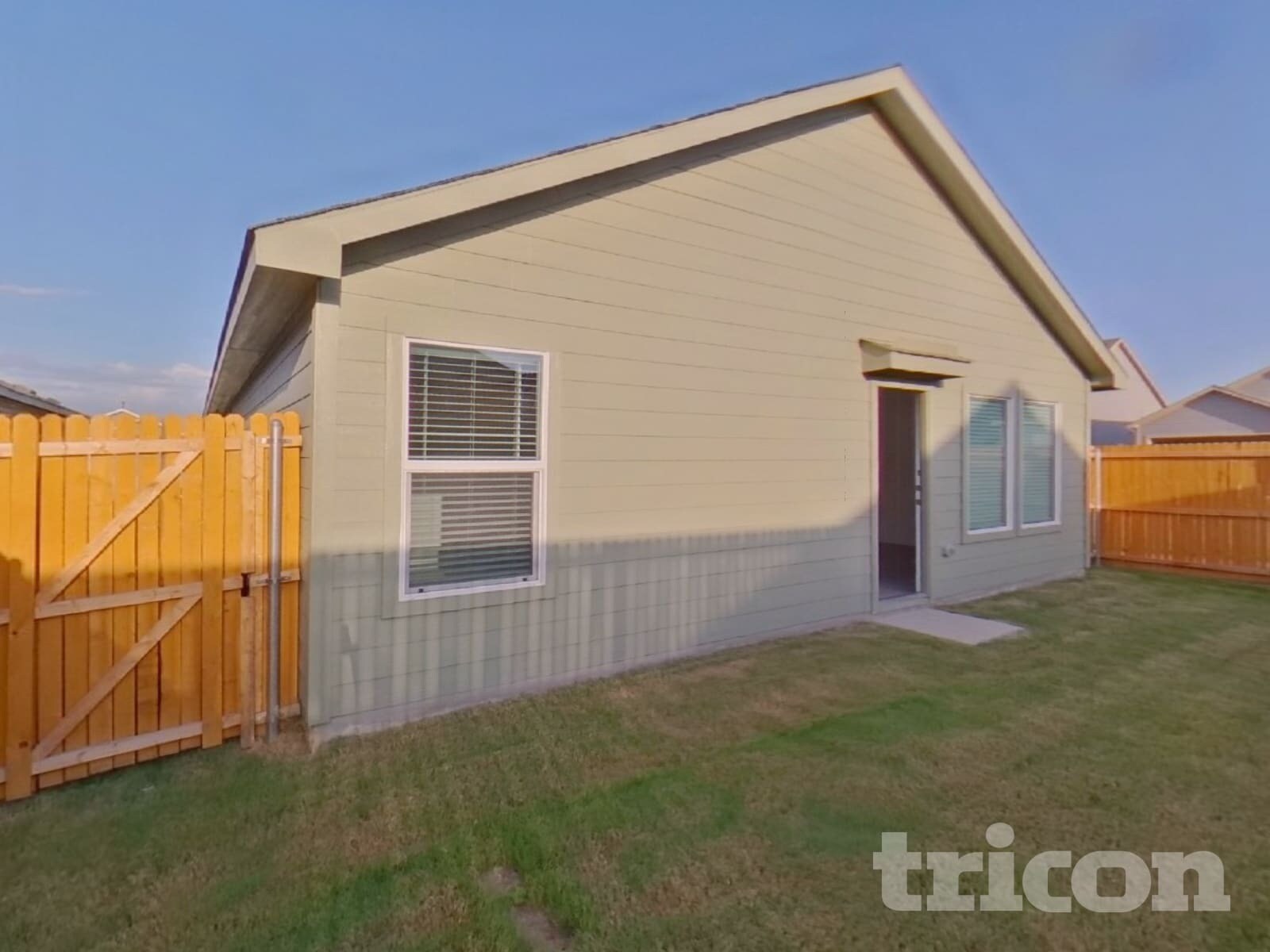 Building Photo - 838 Ponderosa Ln