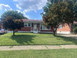 Building Photo - Hikes Point 3+ bedroom home with finished basement and garage