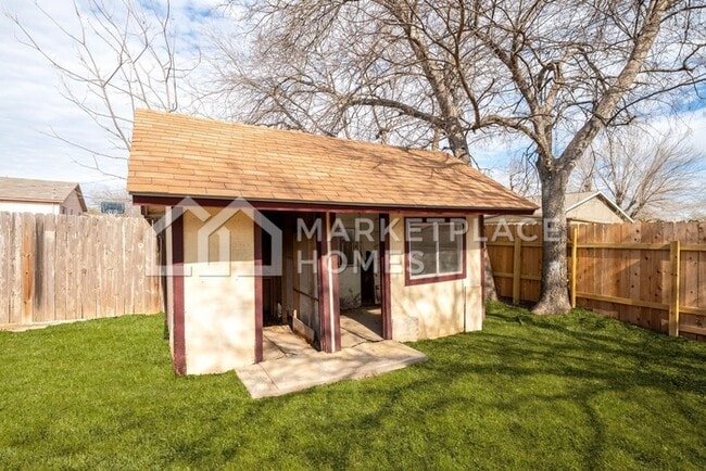 Building Photo - 1804 Easton Dr