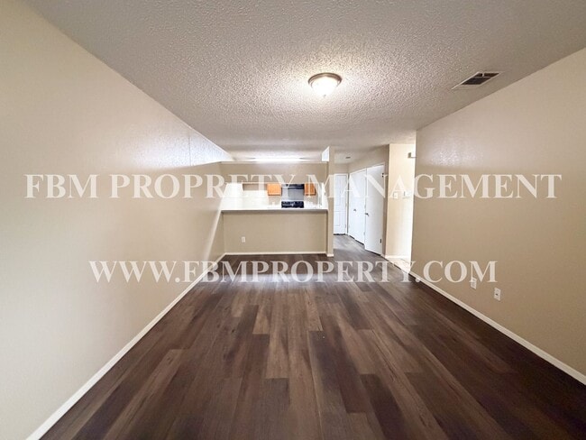 Building Photo - 804 Biloxi Dr