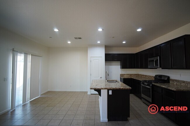 Building Photo - Charming 3 bedroom Home In Southwest!