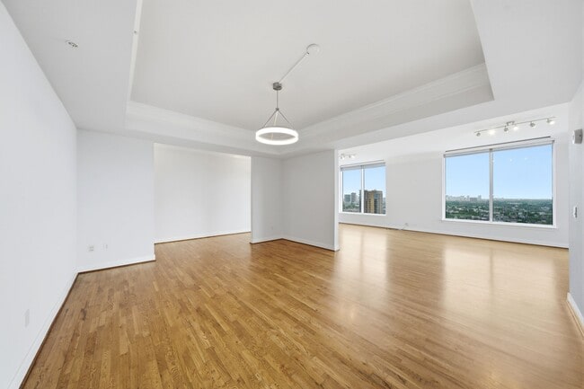 Building Photo - 3333 Allen Pkwy