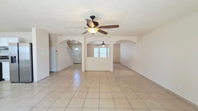 Building Photo - 5 Bedroom Beauty!  Far NorthWest SA off Potranco and Loop 1604