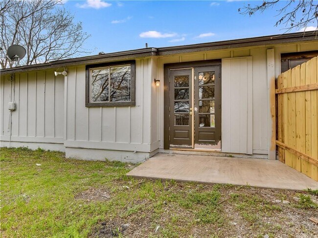 Building Photo - 9405 Quail Meadow Dr