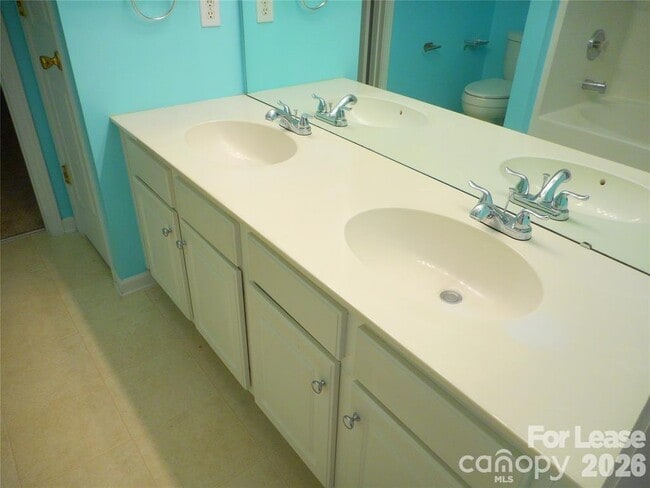 Building Photo - 9205 Bellegarde Dr