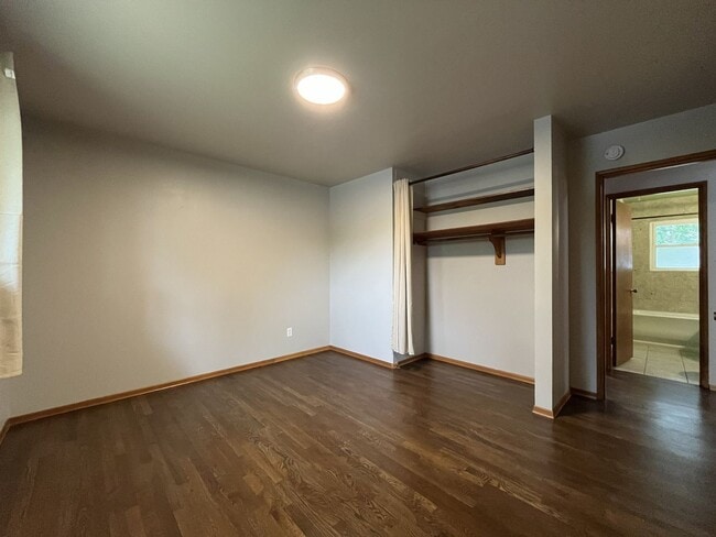 Building Photo - Beautiful 3-Bedroom West Linn Home with Bonus Room, Updated Kitchen and Large Fenced Yard