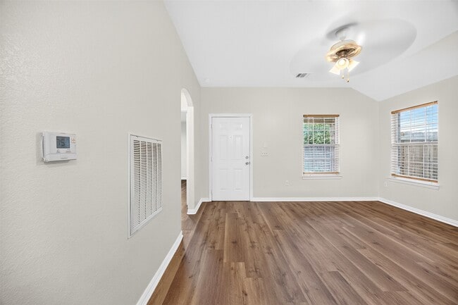 Building Photo - 1302 Shearn St