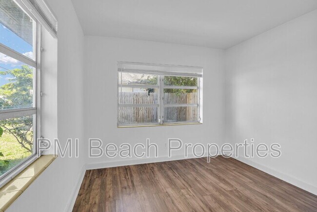 Building Photo - 522 18th St