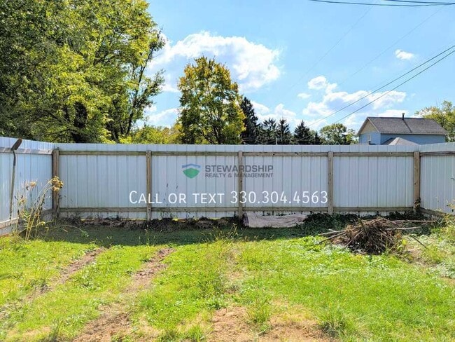 Building Photo - 15251 Lincoln Way W
