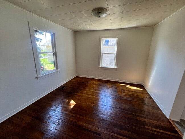Building Photo - Adorable Shadle Bungalow - 2 Bed, 1 Bath +...