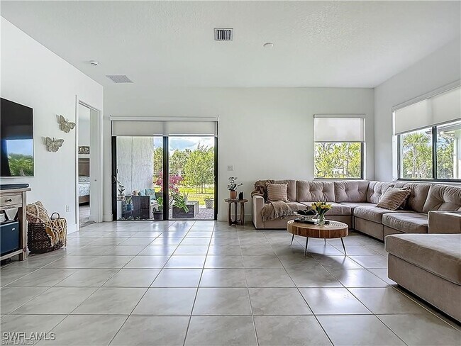 Building Photo - 5285 Marano Dr