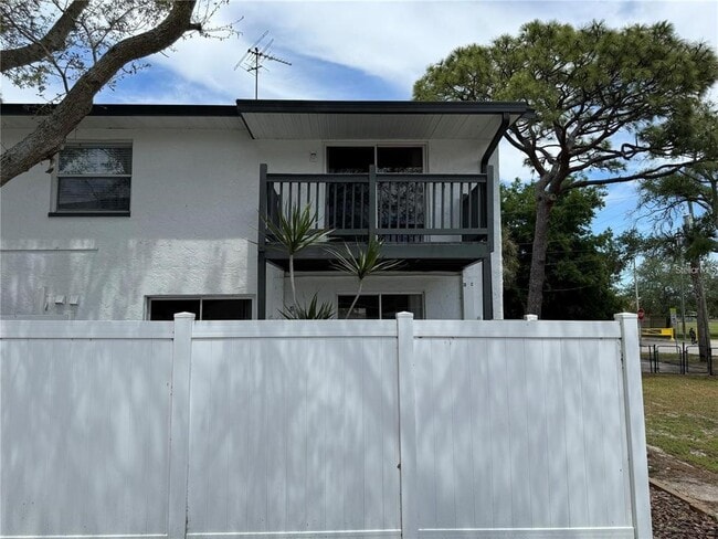 Building Photo - 310 7th St N