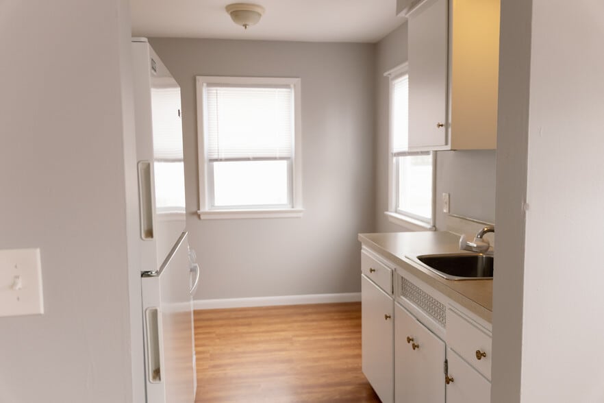 Building Photo - 12302 Milligan Ave