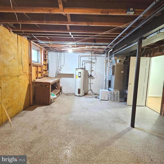 Building Photo - 7034 Bradwood Ct