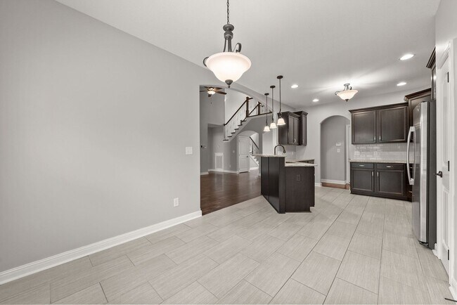 Building Photo - Pet Friendly Four Bedroom with Bonus!