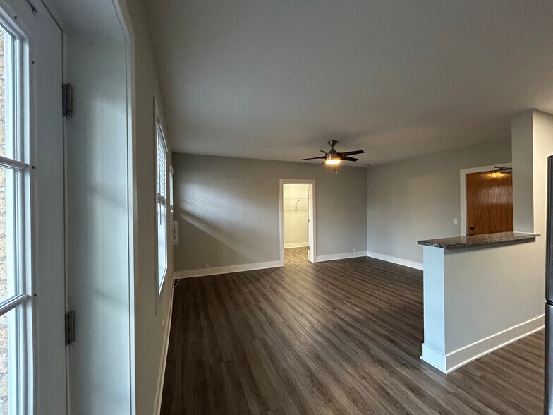 Building Photo - 730 Judson Ave