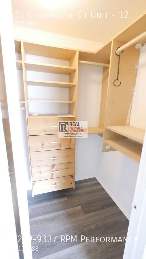 Building Photo - 531 Clubhouse Ct