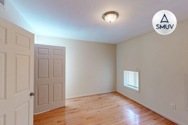Building Photo - 226 N Carey St