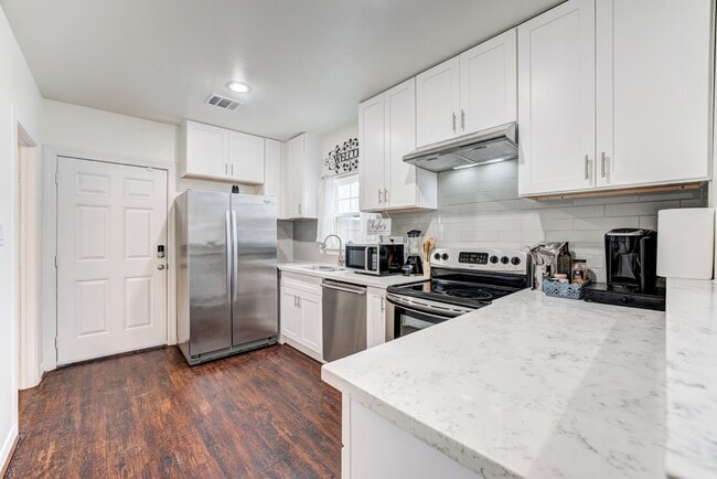 Building Photo - 2720 Truxillo St