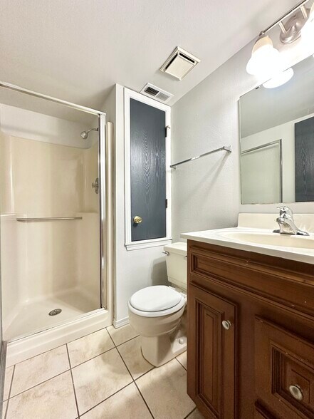 Building Photo - 9441 Green Park Gardens Dr