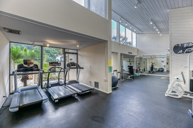 Building Photo - 2200 S Cypress Bend Dr