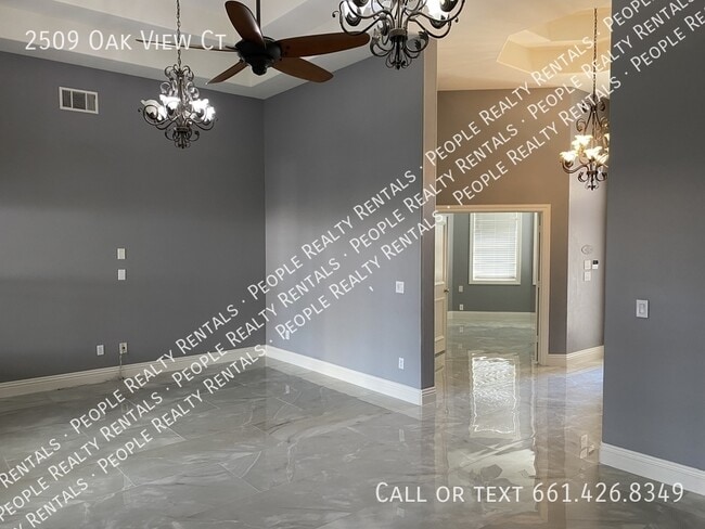 Building Photo - 2509 Oak View Ct