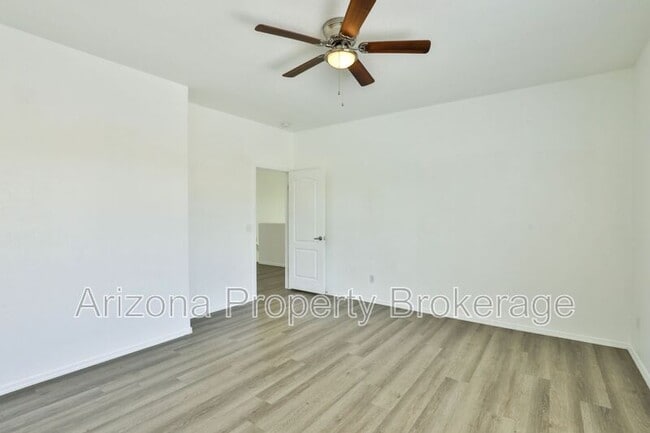 Building Photo - 13264 W Ventura St