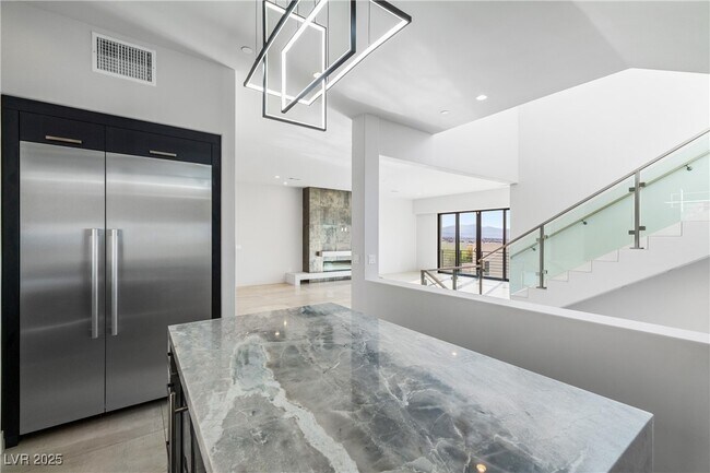 Building Photo - 386 Tranquil Peak Ct