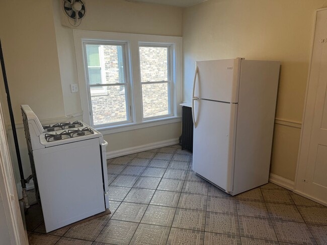 Building Photo - 815 E Locust St