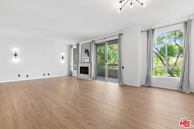 Building Photo - 8960 Cynthia St