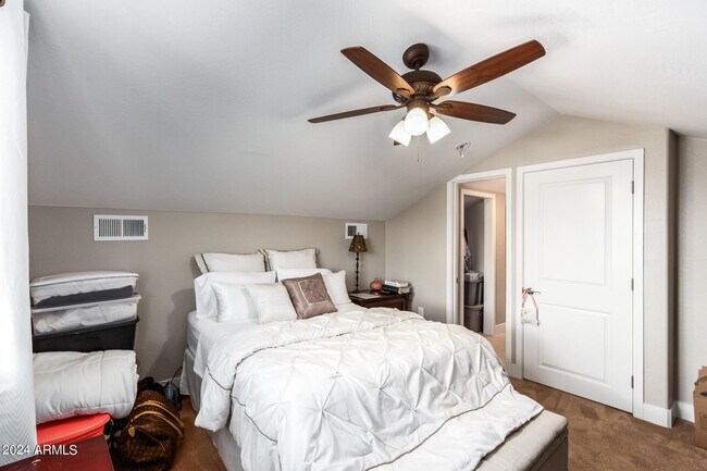 Building Photo - 2644 E Sylvia St