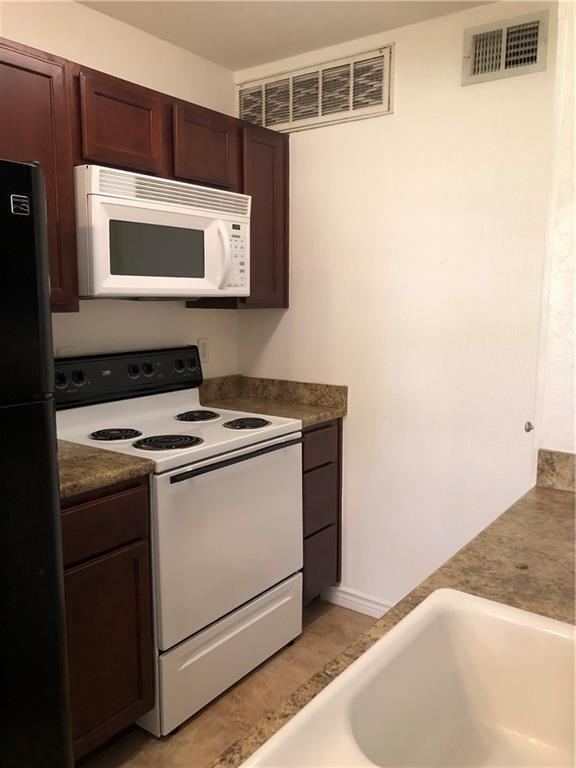 Building Photo - 1601 Faro Dr