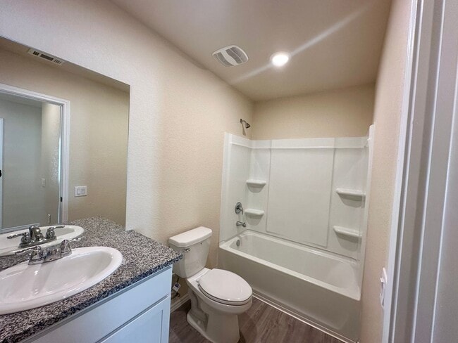 Building Photo - *Cozy 3/2 Single Story on Greenbelt* Gas C...