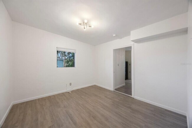 Building Photo - 5481 47th Ave N