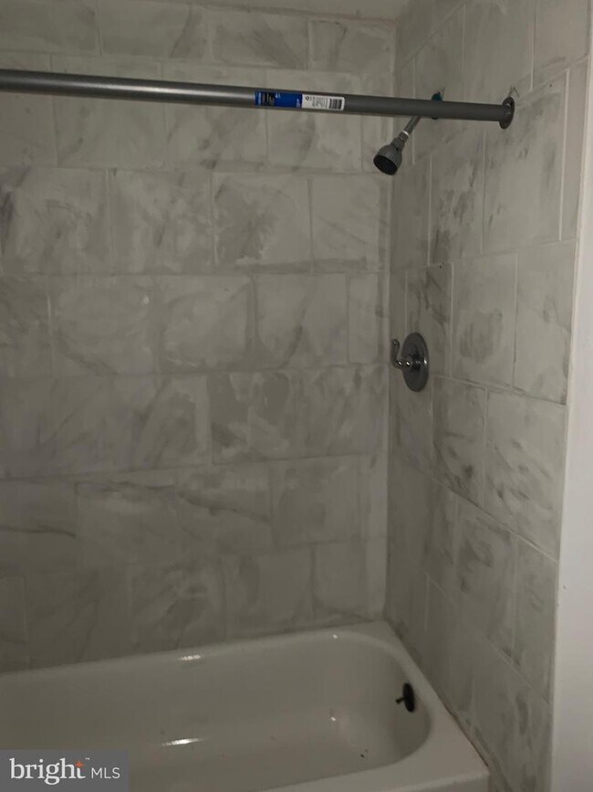 Building Photo - 2923 Kensington Ave