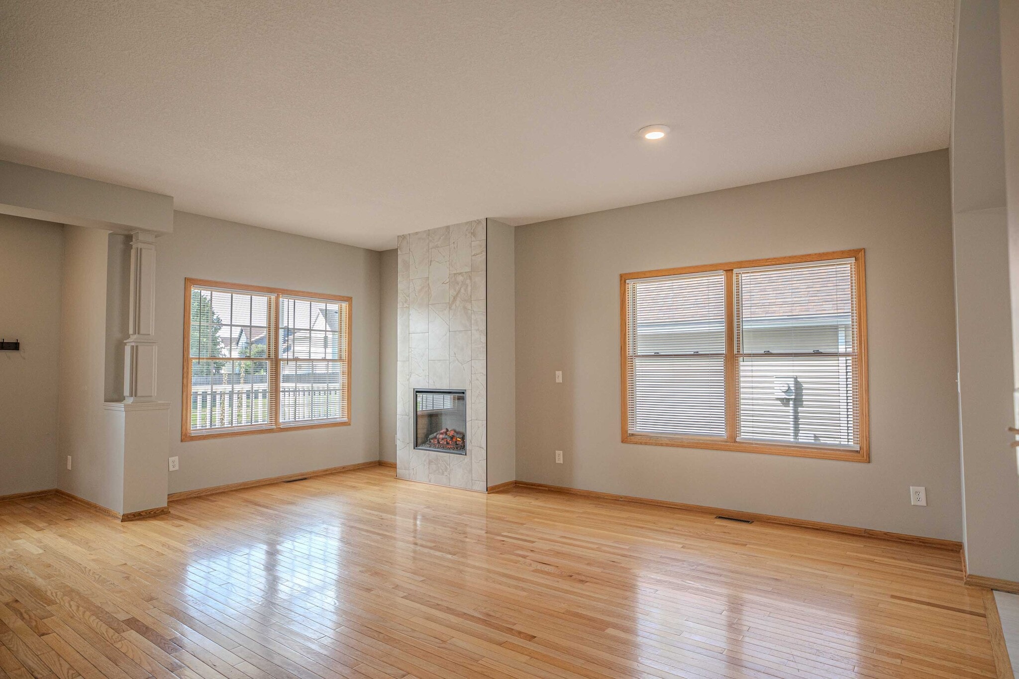 Building Photo - 15835 Hawthorn Dr