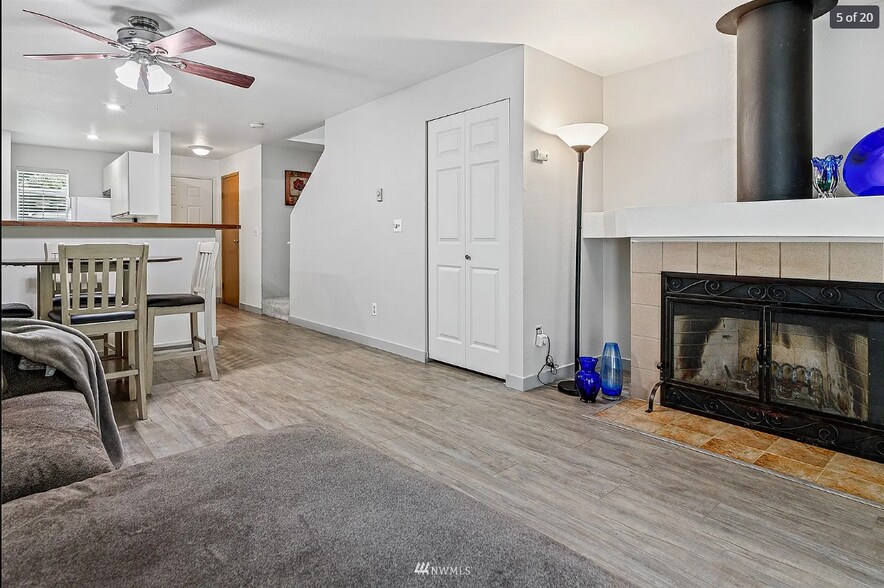 Building Photo - 2100 S 336th St