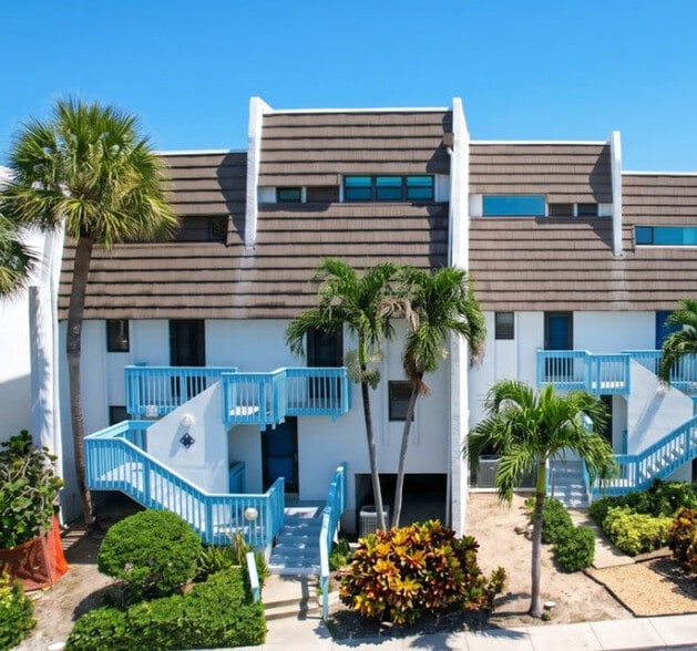 Building Photo - 11000 S Ocean Dr